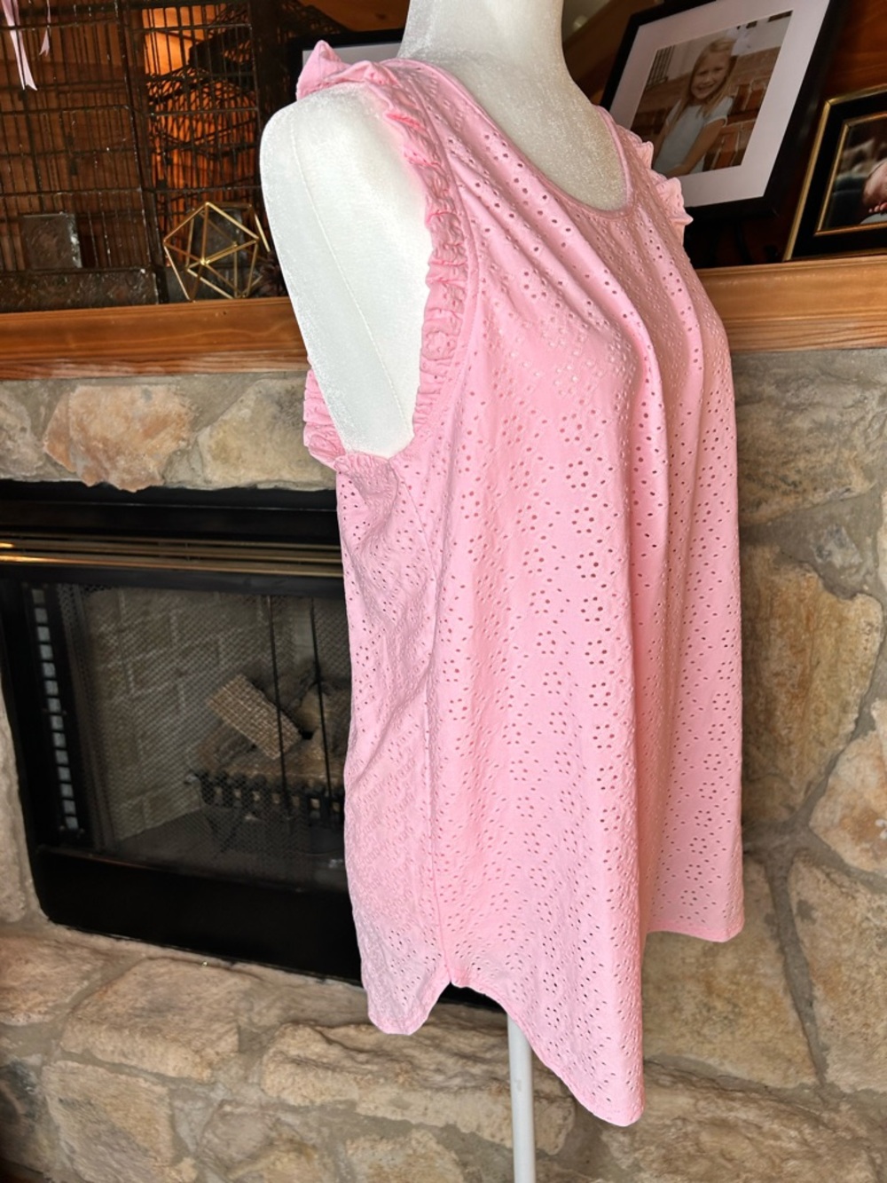 SSYS Light Pink Eyelet Ruffle Racerback Active Tank Top - Picture 7 of 10